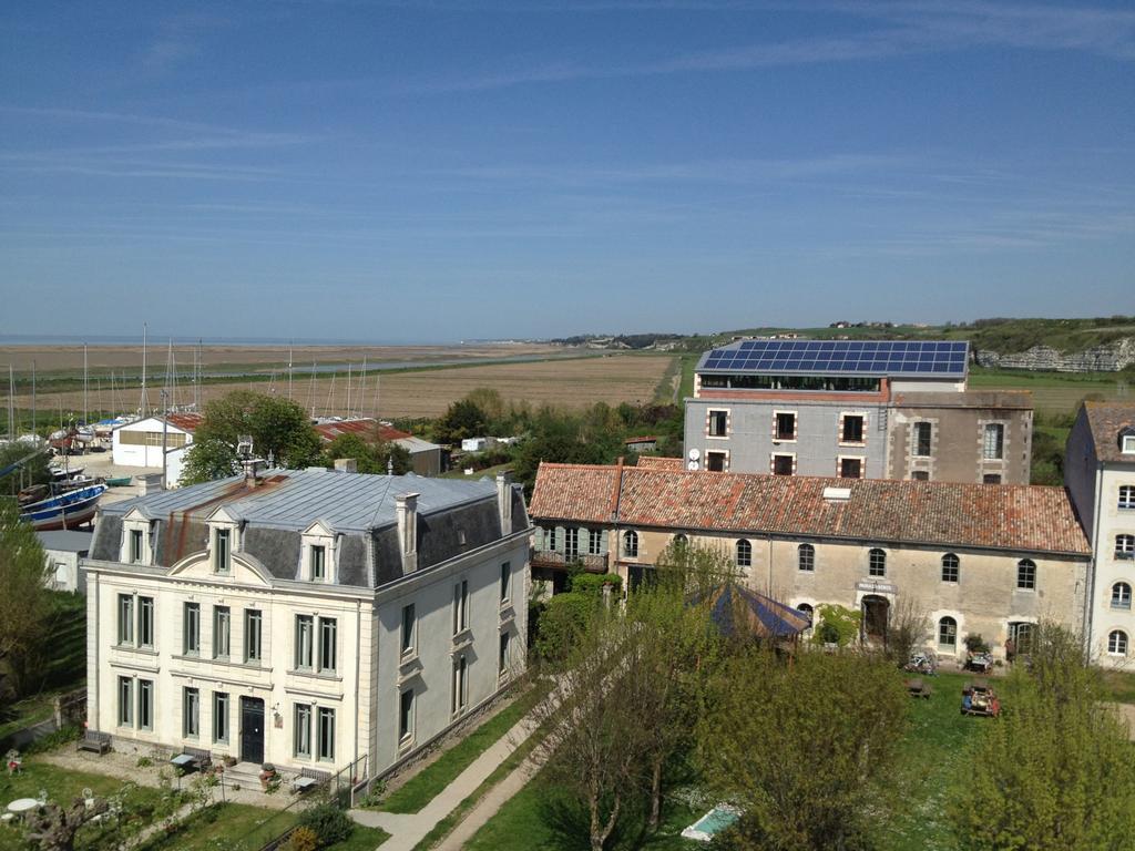 Le Domaine Du Meunier Hotel Mortagne-sur-Gironde Exterior foto
