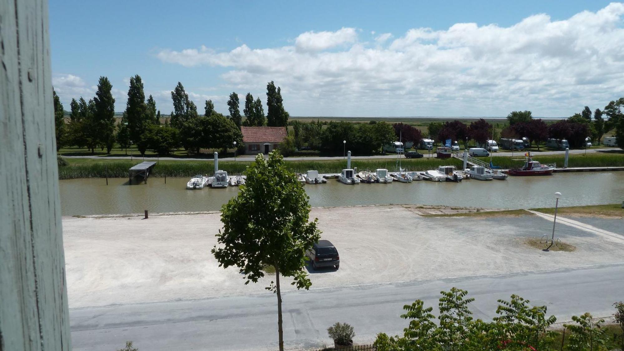 Le Domaine Du Meunier Hotel Mortagne-sur-Gironde Quarto foto