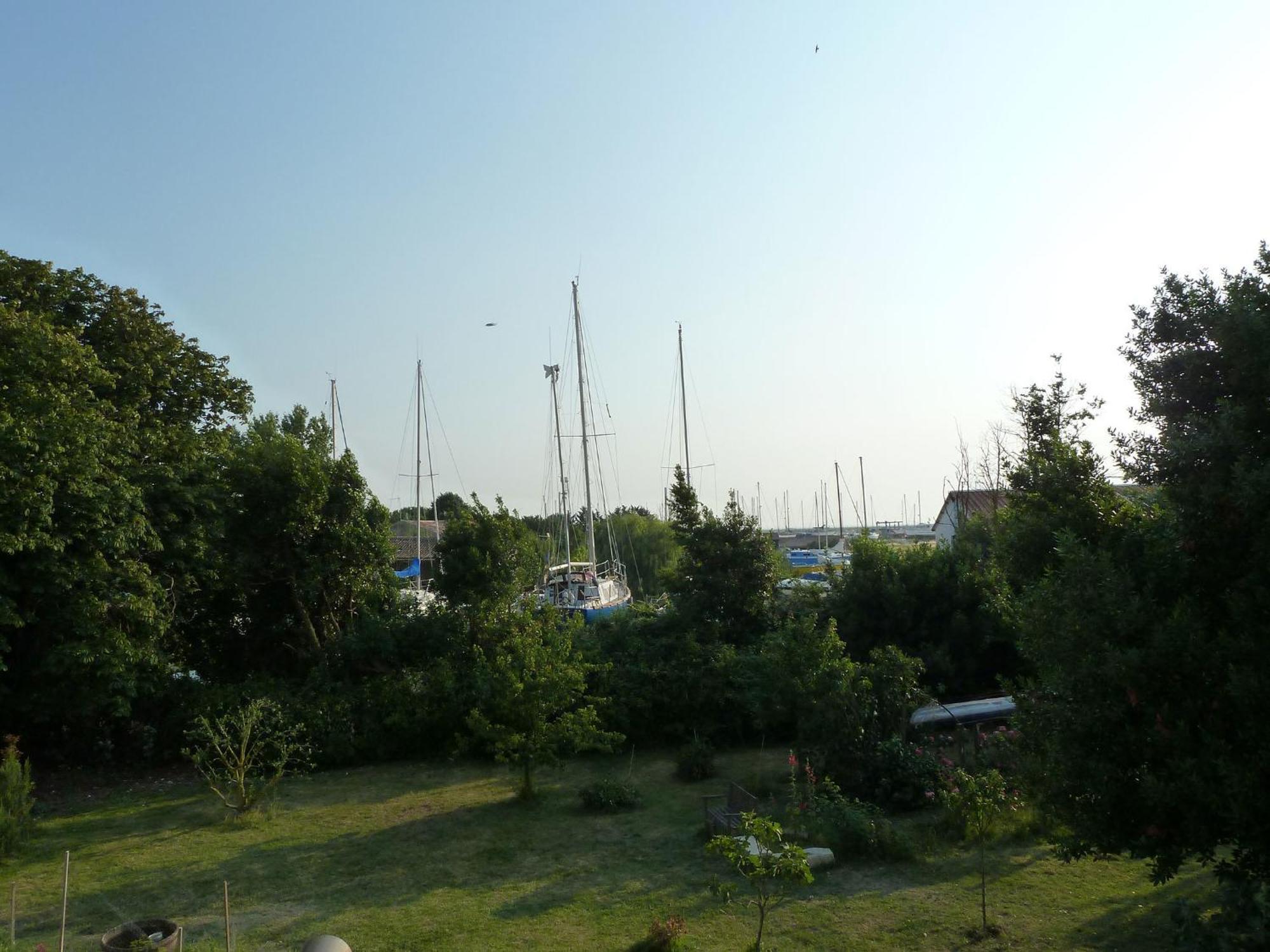 Le Domaine Du Meunier Hotel Mortagne-sur-Gironde Quarto foto